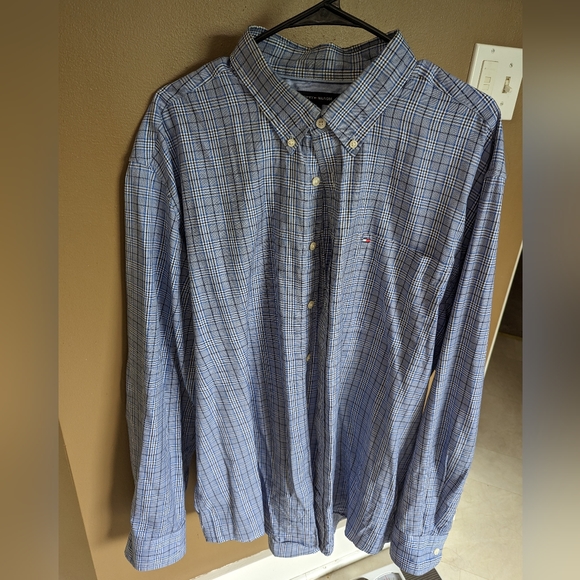 Tommy Hilfiger dress shirt - Picture 1 of 1